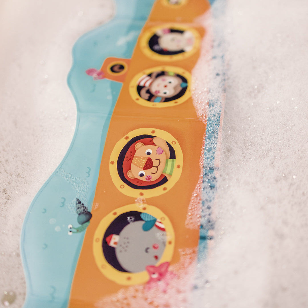 Water Fun with Captain Lolo! Folding Bath Book